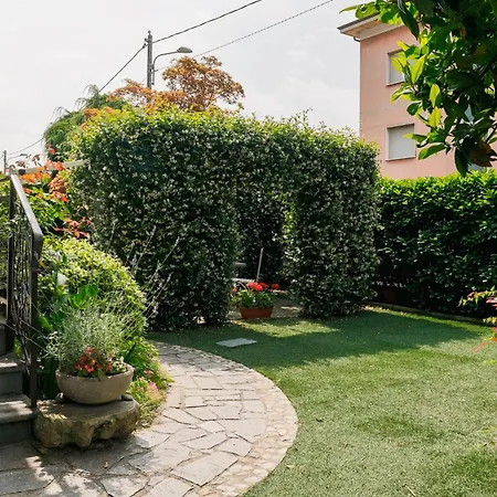 Doriana's House With Garden & Parking Lägenhet