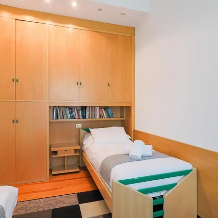 Apartamento Doriana's House With Garden & Parking