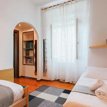 Apartment Doriana's House With Garden & Parking
