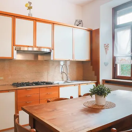 Doriana's House With Garden & Parking 아파트