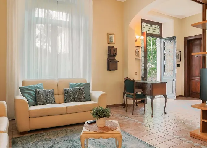 Doriana's House With Garden & Parking Daire